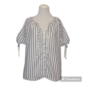 Universal Thread Women's Striped Short-Sleeve Button-Down Blouse with Ties - XL